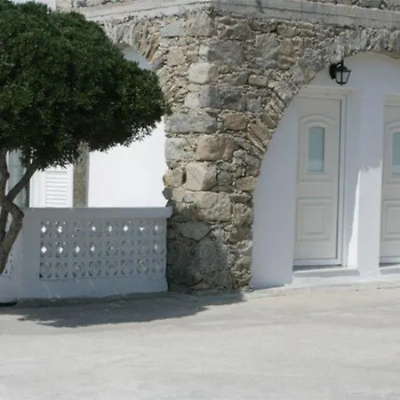 Peter's Estudios Apartahotel 2*